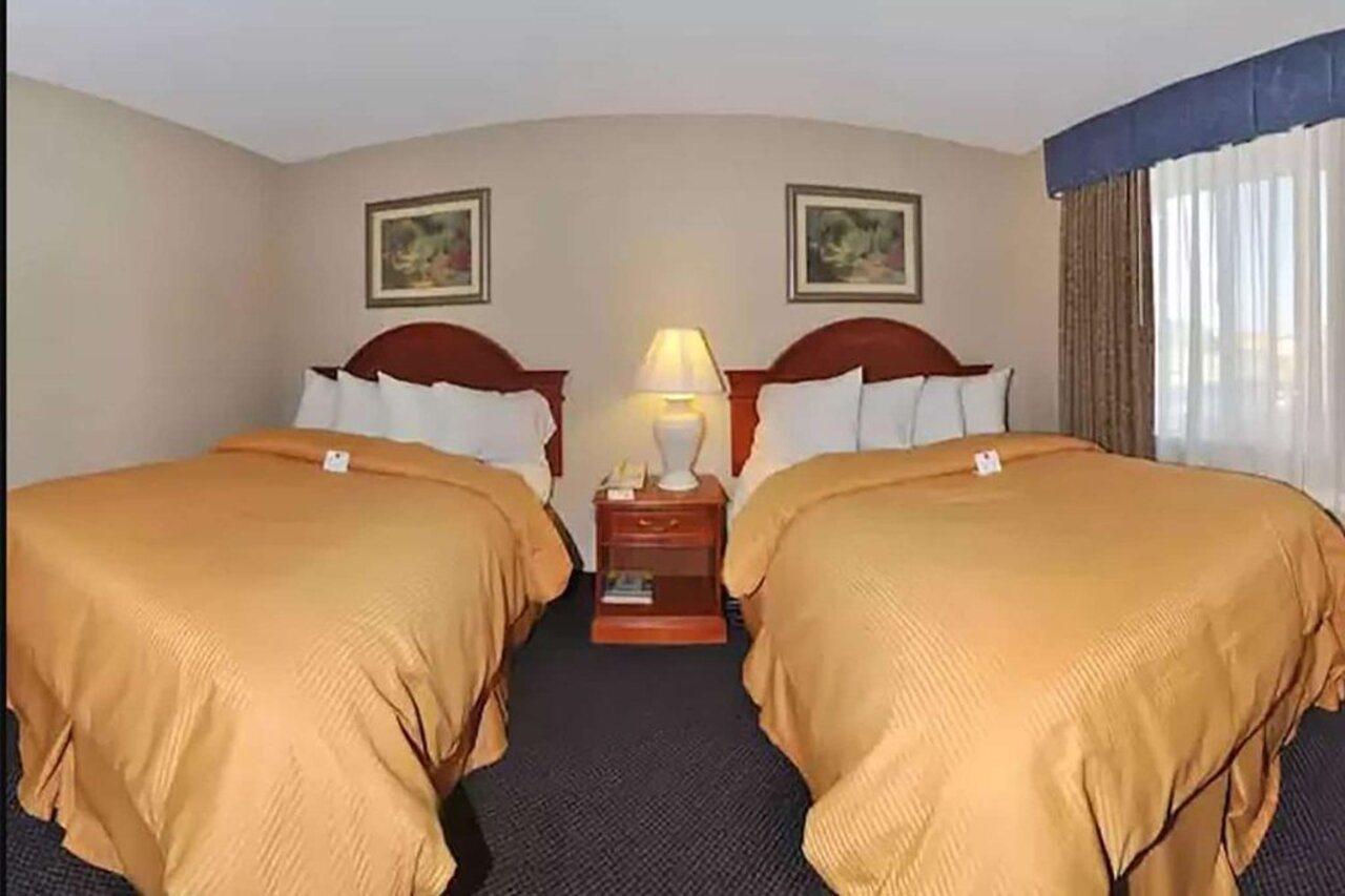 Days Inn By Wyndham Stockton Exteriér fotografie