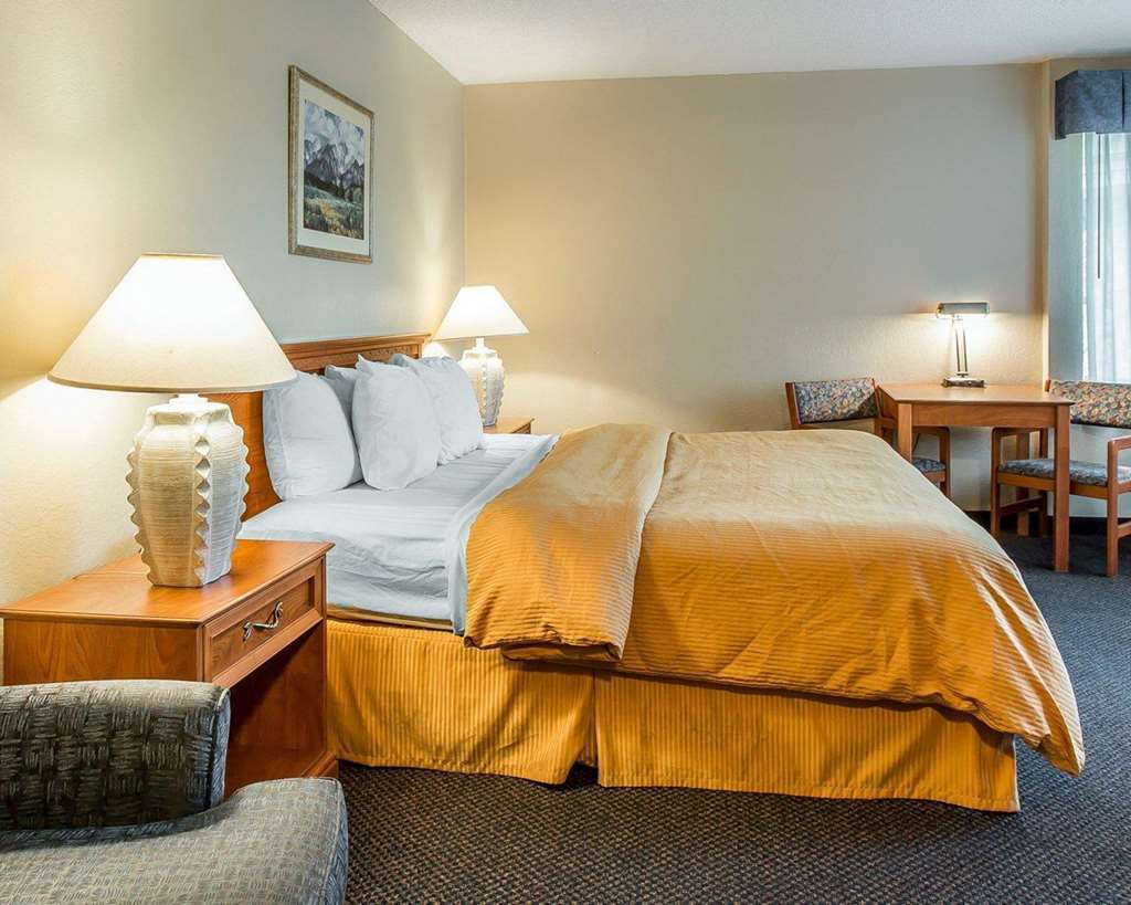 Days Inn By Wyndham Stockton Exteriér fotografie