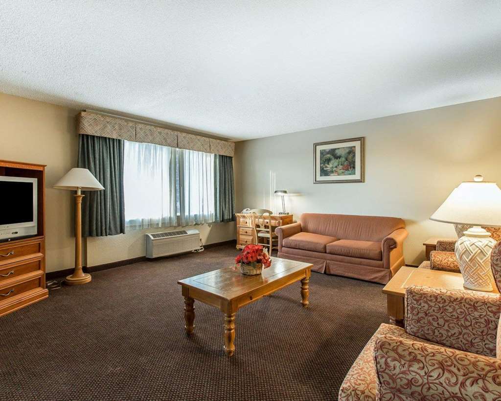 Days Inn By Wyndham Stockton Exteriér fotografie
